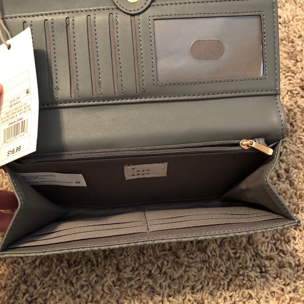 Wallet - Picture 3 of 5